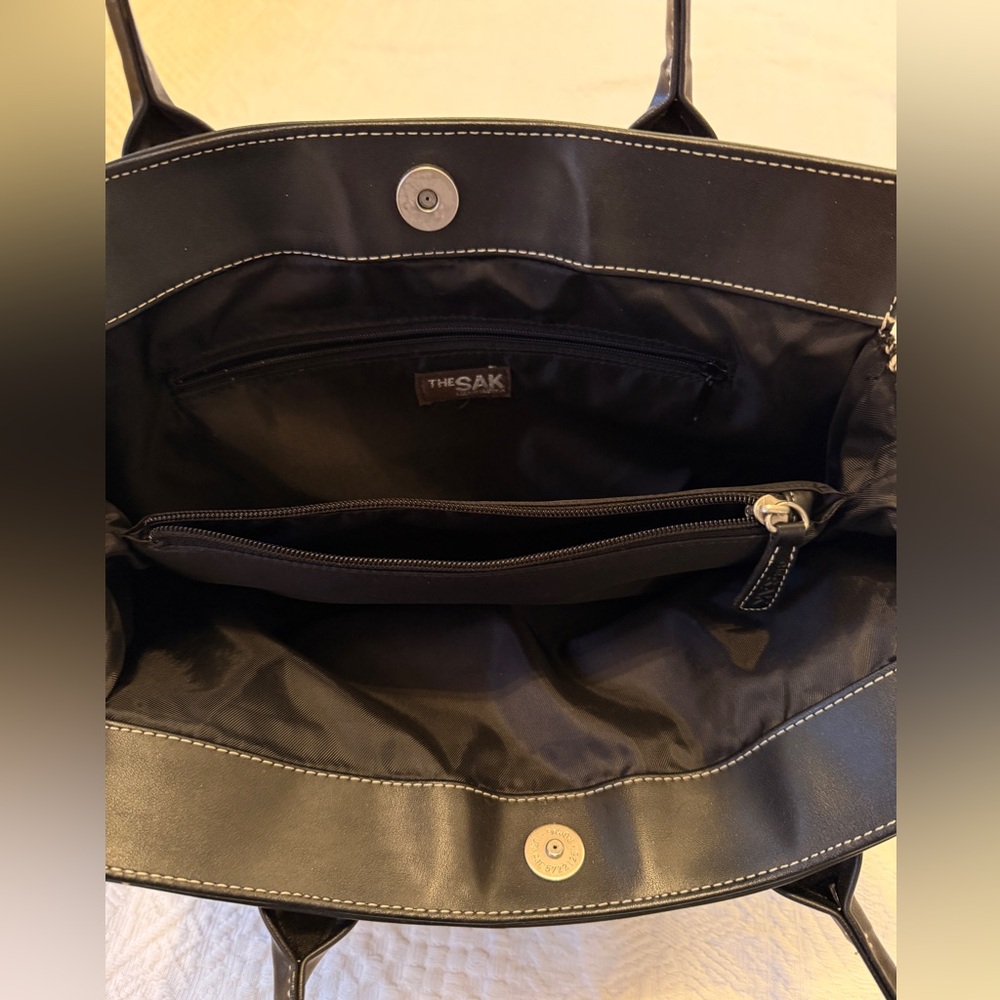 The Sak/ Elliott Lucca Black/ White Knit Bag w/ Black Leather Handles / Trim - Picture 6 of 8